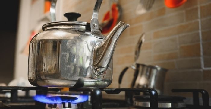 how to make distilled water with a kettle