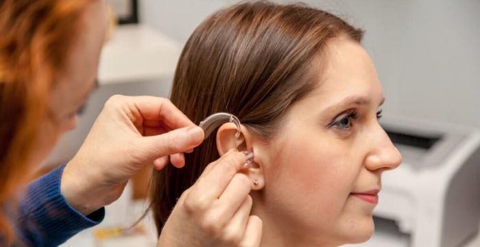 How to Put a Hearing Aid in Your Ear Correctly? - Best Health N Care