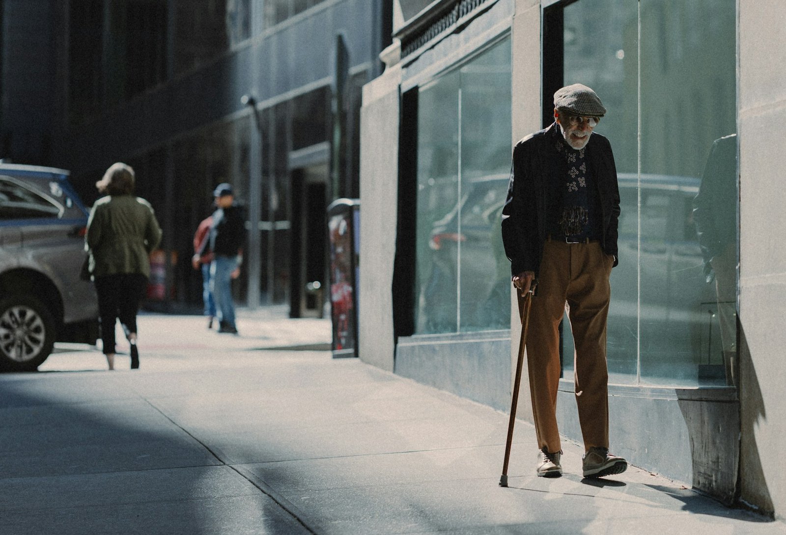 how to use a walking stick correctly