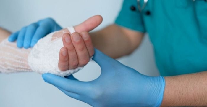 the awesome benefits of at home wound dressing