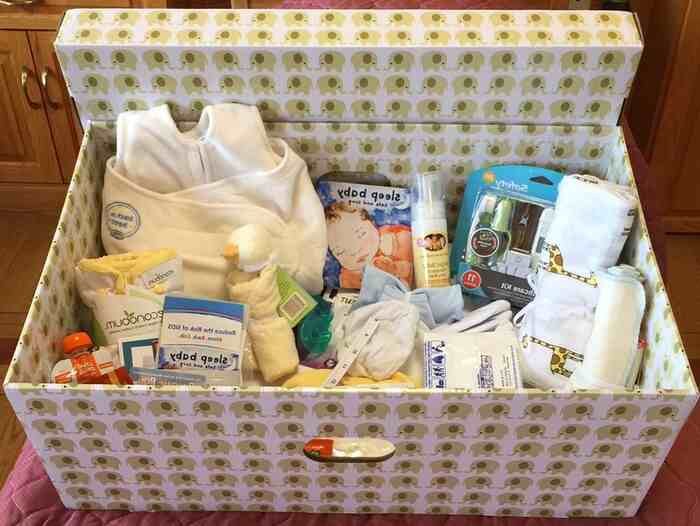 what to gift a newborn baby
