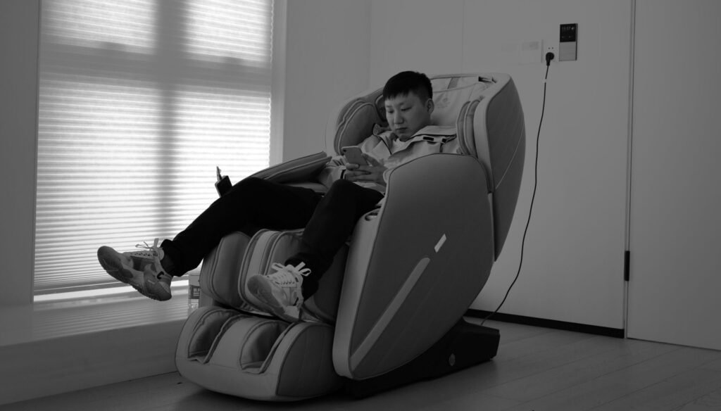 how to use massage chairs at planet fitness