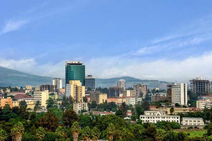 The impact and effects of community and social environments on human behaviour in urban areas